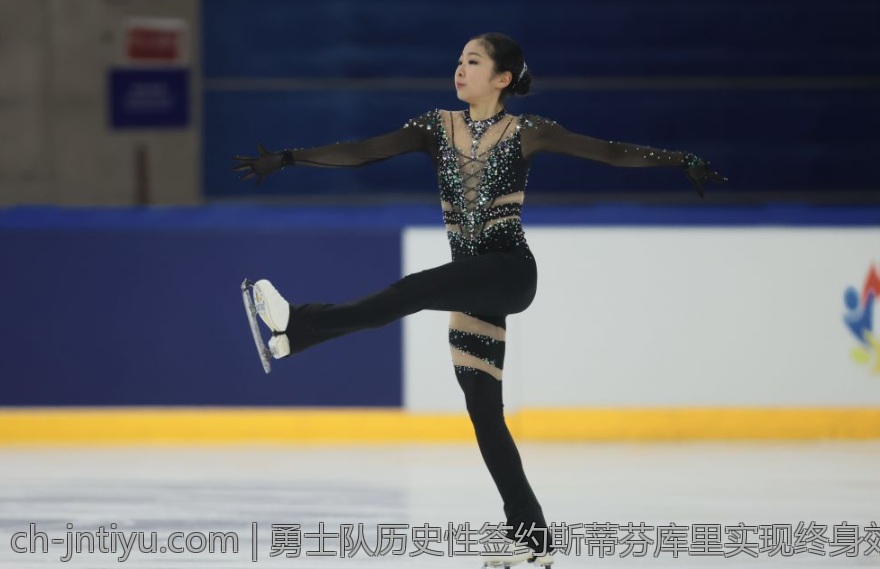 勇士队历史性签约斯蒂芬库里实现终身效忠梦想